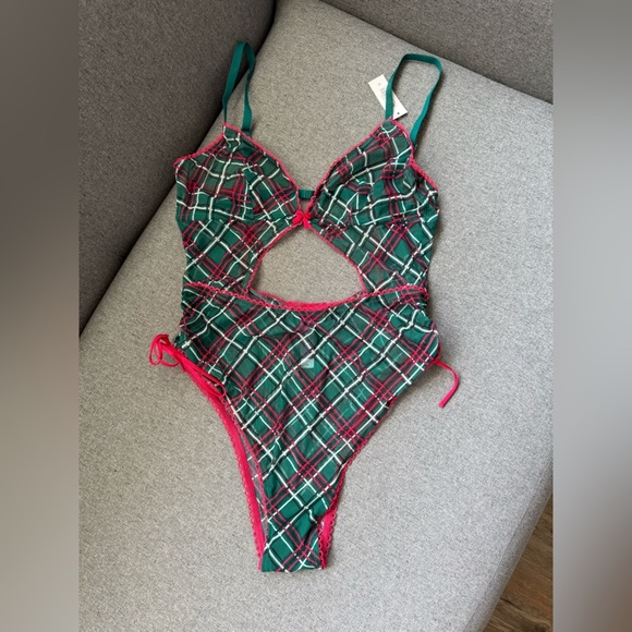 Adore Me Red and Green Chemise with Plaid Design М - Picture 1 of 3